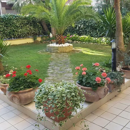 Rosagarden's Konukevi